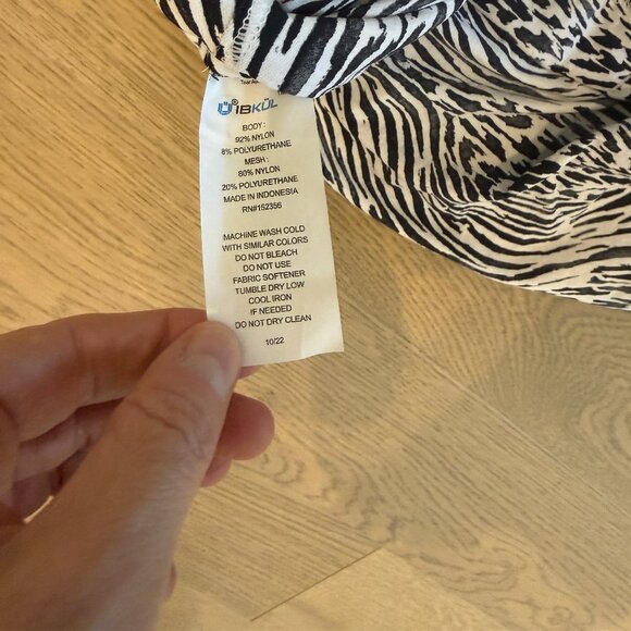 IBKUL Alena Black/White Straight 17.5” skort, NWT, Size M - Picture 6 of 6